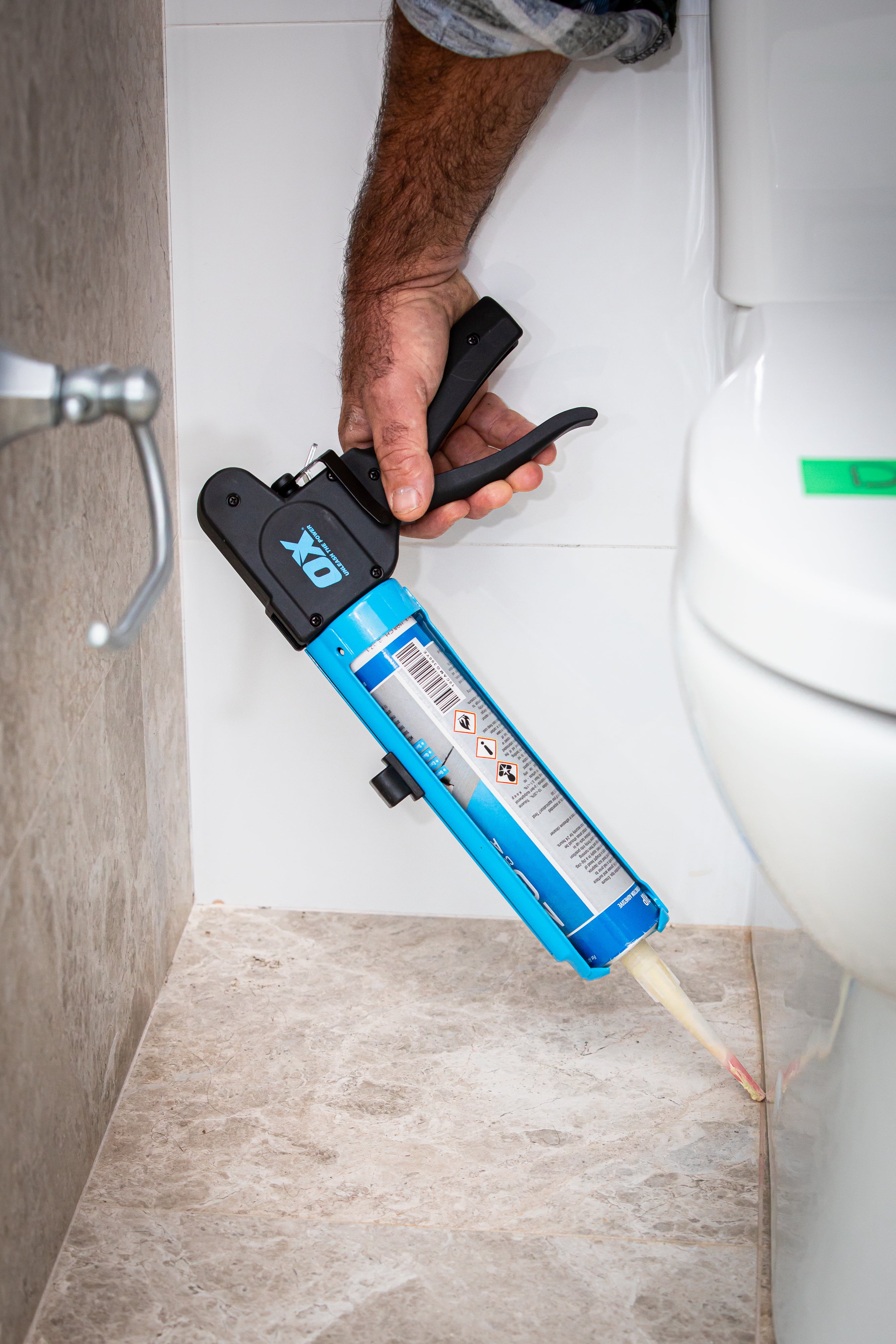 OX 13.5oz Rodless Caulk Dispenser