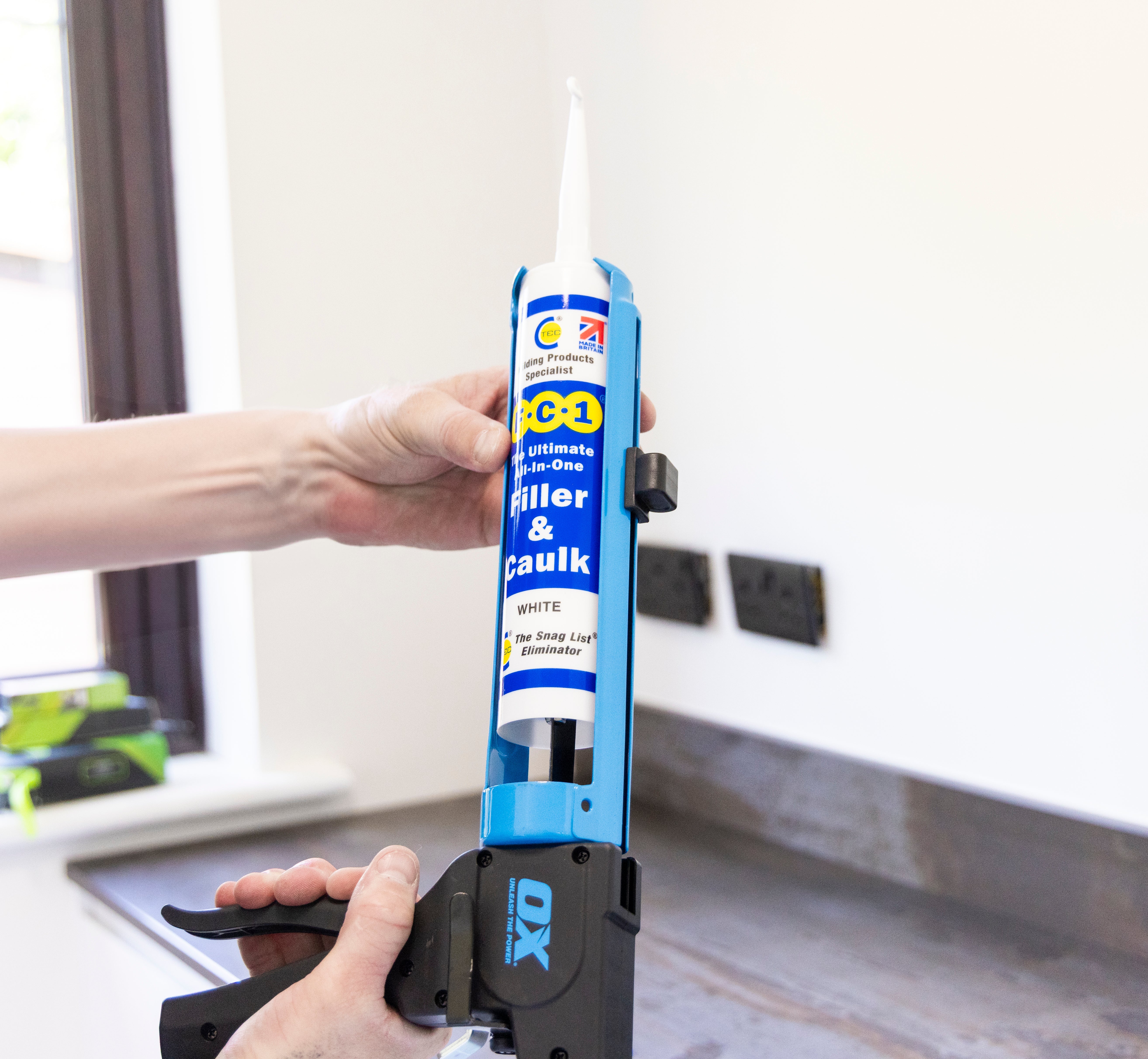 OX 13.5oz Rodless Caulk Dispenser