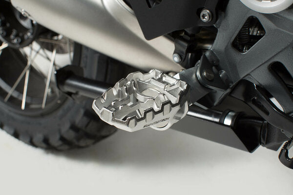 Footrest Sw Motech Evo . Pivotable, Teethed Elements Offer 36 Possible Settings.