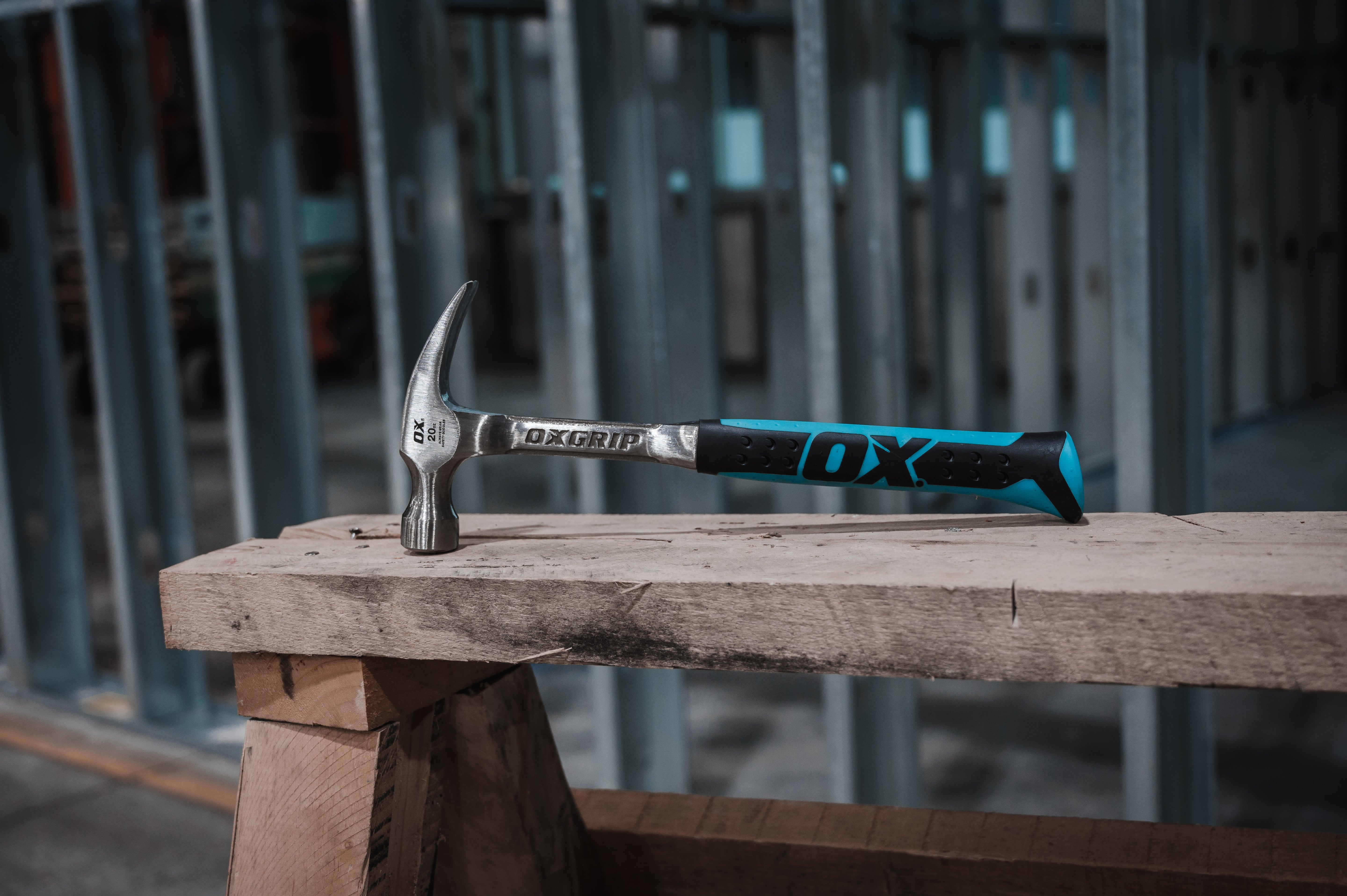 Pro Straight Claw Hammer | 20-Ounce / 560-Grams