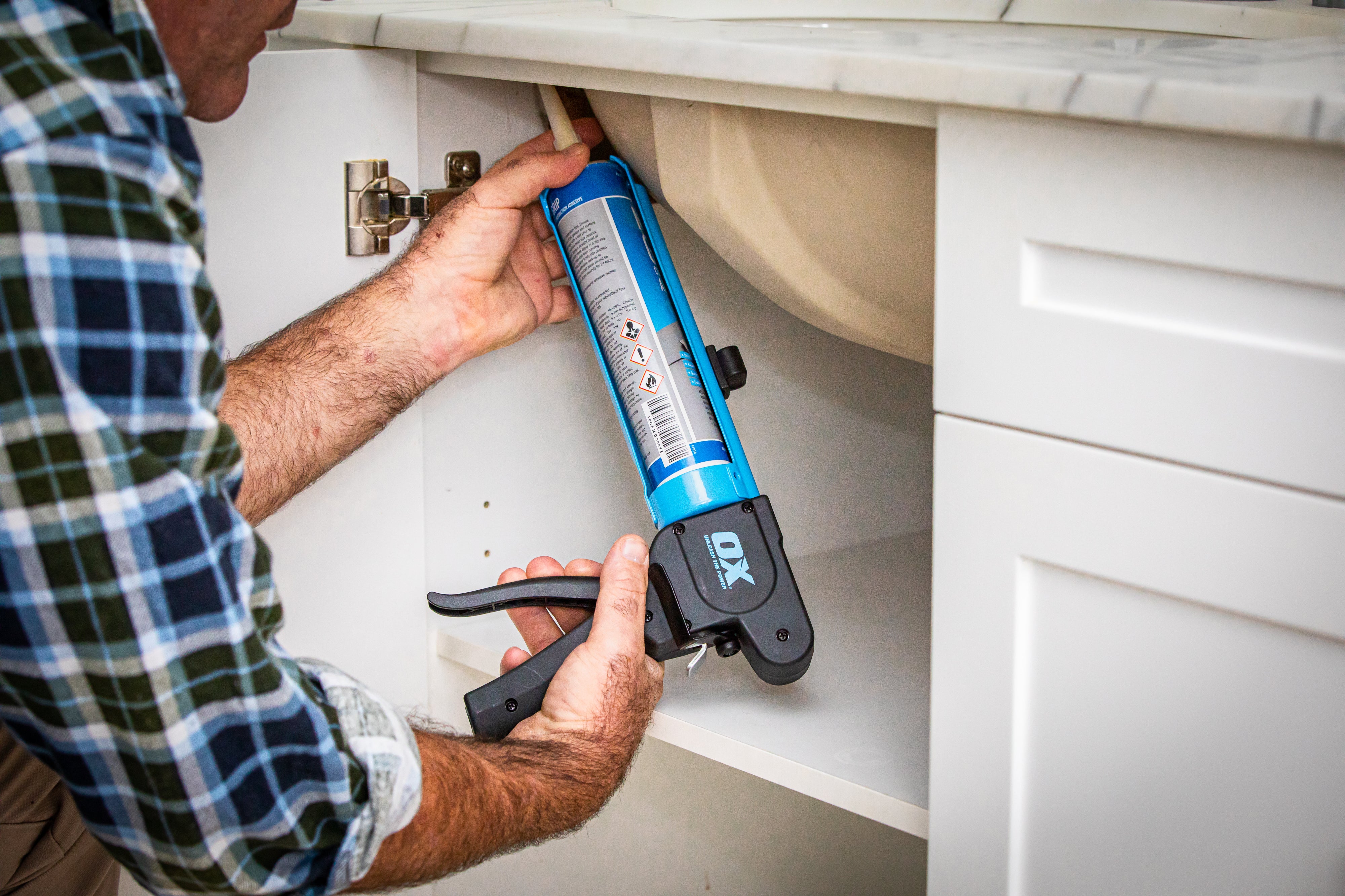 OX 13.5oz Rodless Caulk Dispenser