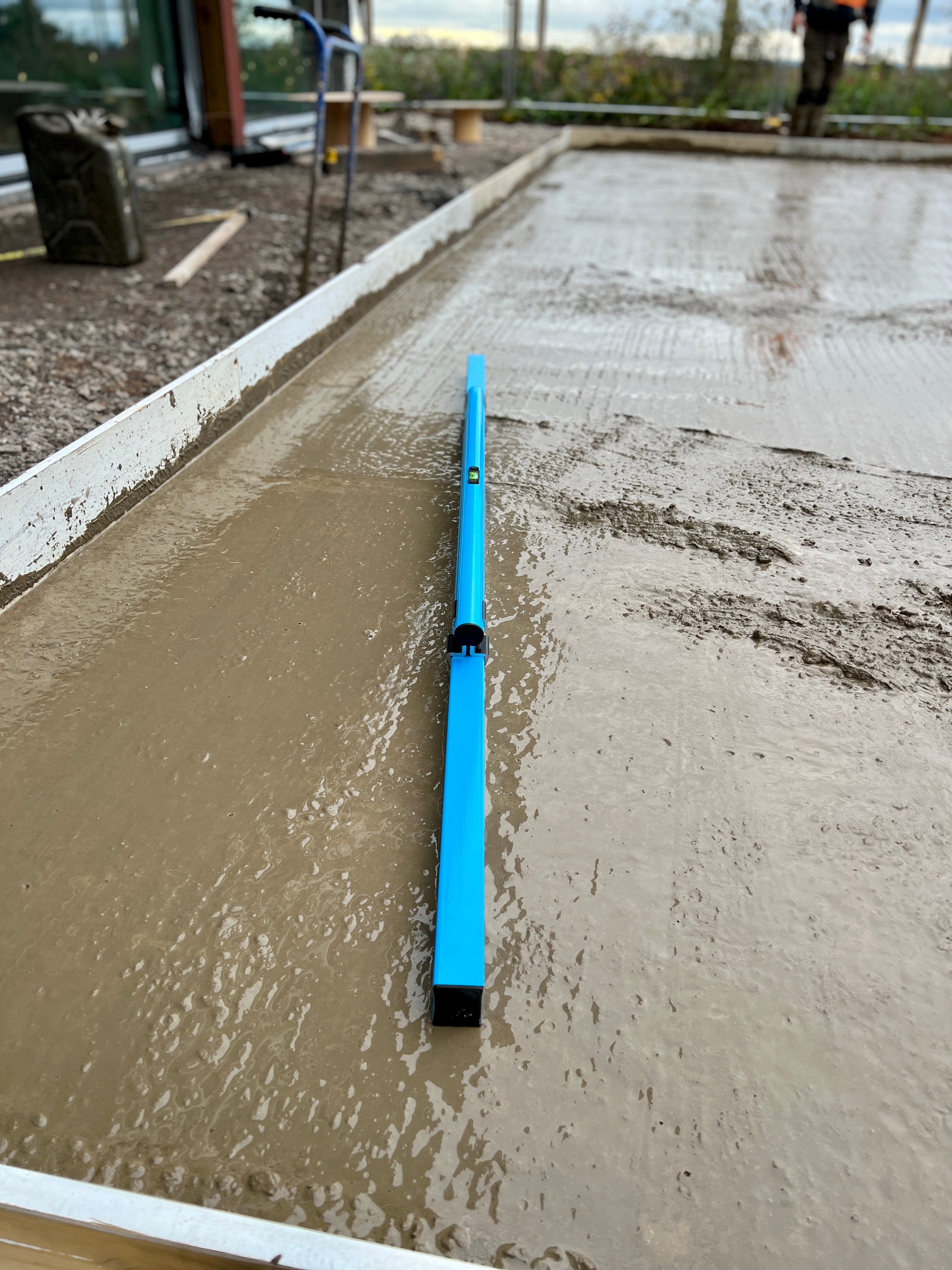 Pro Clamped Handle Concrete Screed - With Vial | 72" / 1800mm