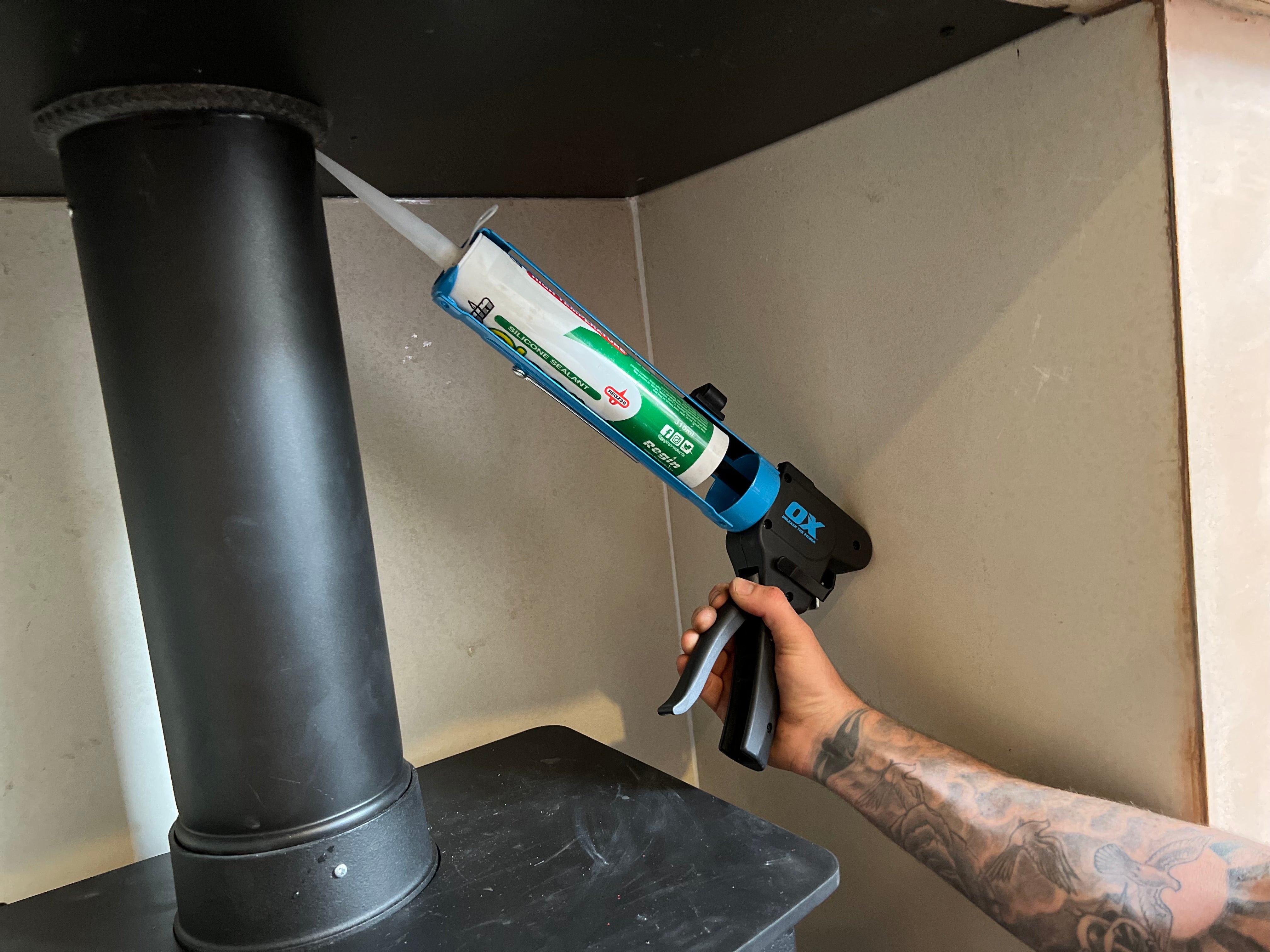 OX 13.5oz Rodless Caulk Dispenser