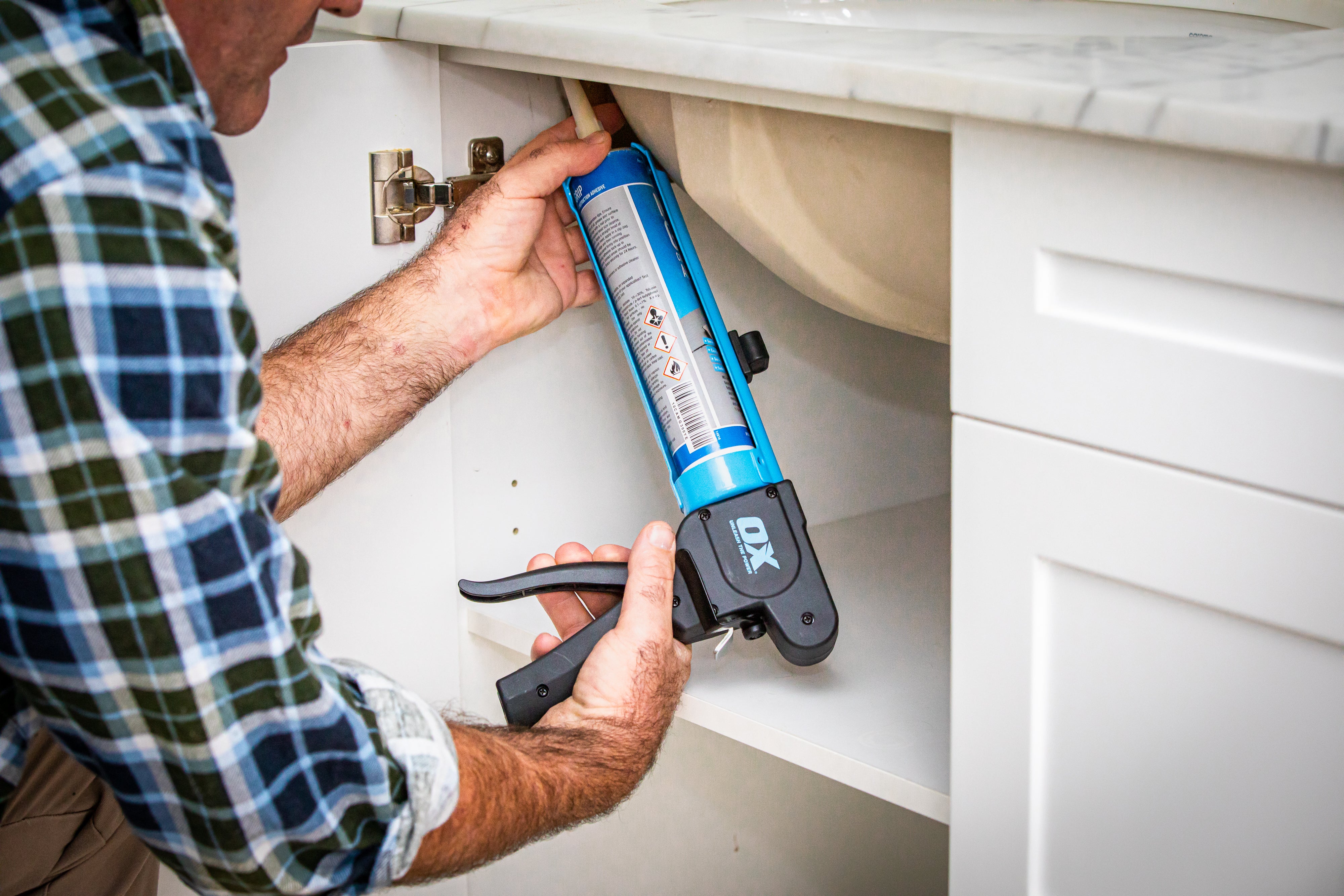 OX 13.5oz Rodless Caulk Dispenser