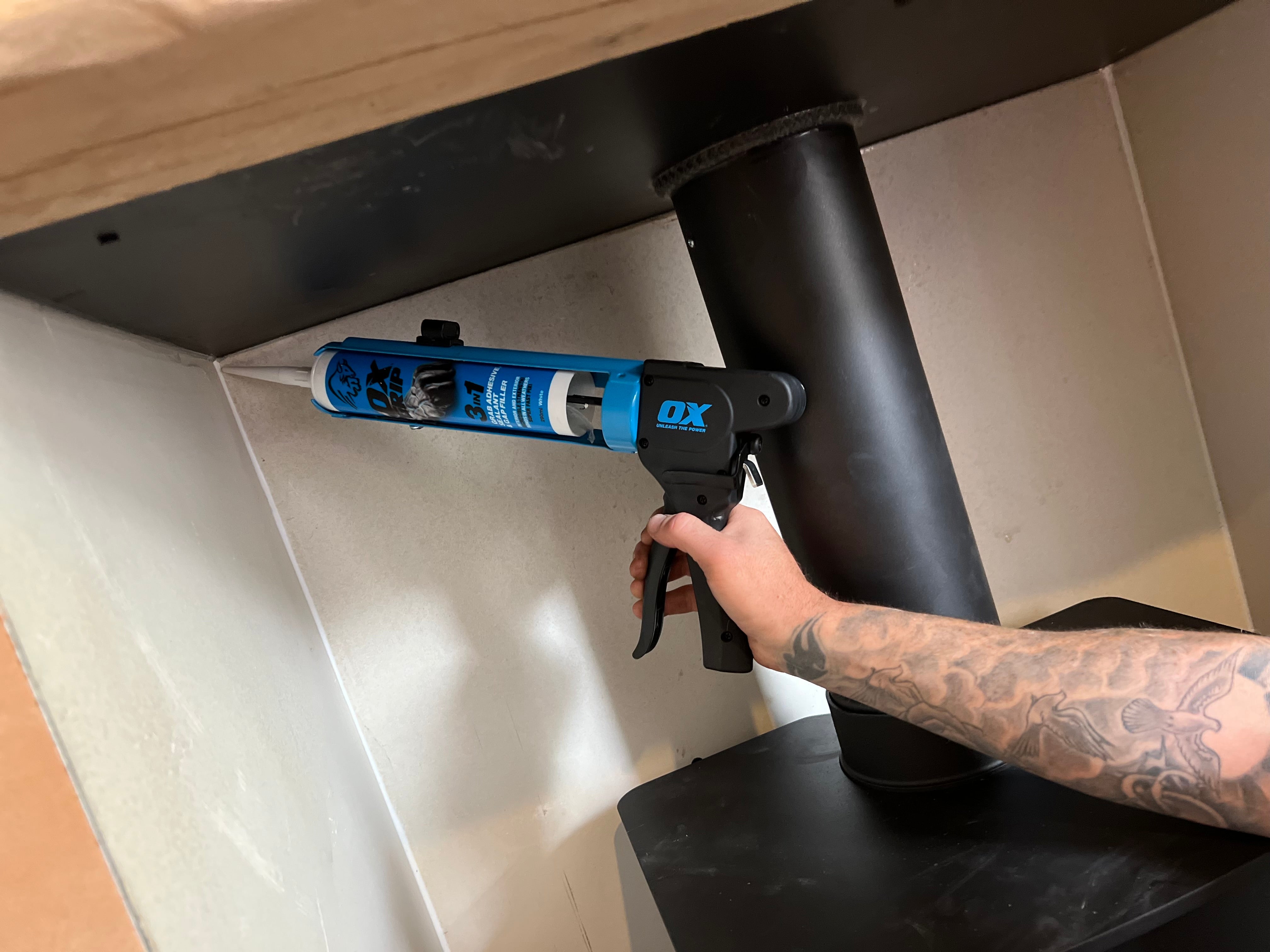 OX 13.5oz Rodless Caulk Dispenser