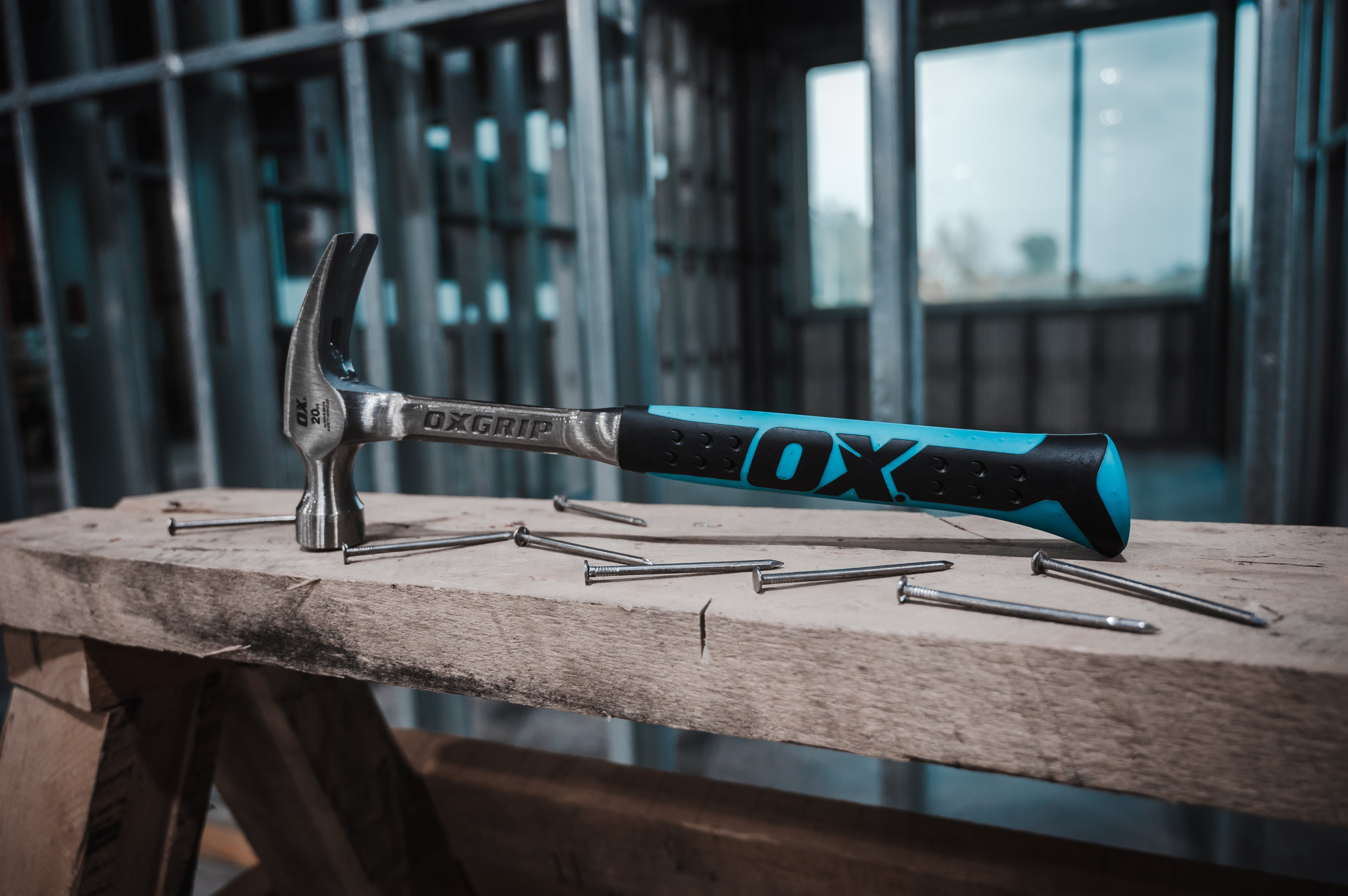 Pro Straight Claw Hammer | 20-Ounce / 560-Grams